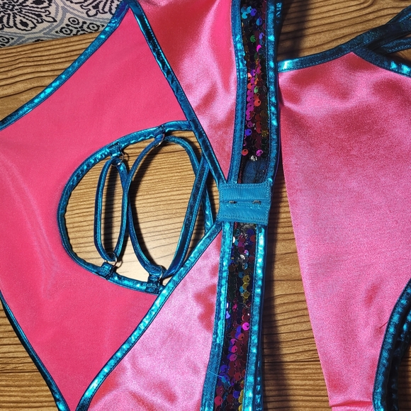 HI-NECK HALTER SETW/SEQUINS Dance Outfit - Picture 13 of 13